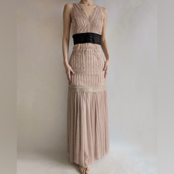 Zara Dresses & Skirts - Zara Elegant Blush V-Neck Maxi Dress with Black Waist Sash